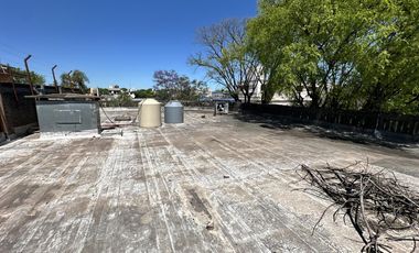 IMPORTANTE PROPIEDAD EN CALLE URQUIZA 238