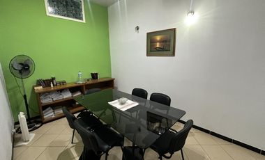 IMPORTANTE PROPIEDAD EN CALLE URQUIZA 238