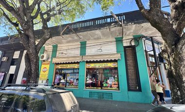 IMPORTANTE PROPIEDAD EN CALLE URQUIZA 238