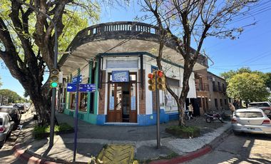 IMPORTANTE PROPIEDAD EN CALLE URQUIZA 238