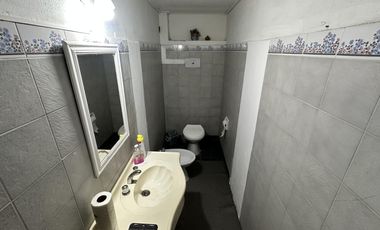 IMPORTANTE PROPIEDAD EN CALLE URQUIZA 238