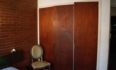 Casa de 5 ambientes con cochera en venta en Martinez