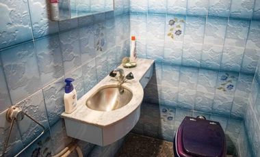 Casa de 5 ambientes con cochera en venta en Martinez