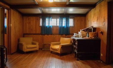 Casa de 5 ambientes con cochera en venta en Martinez