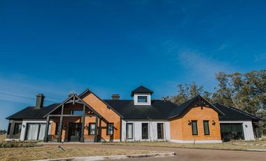 Barrio Privado en Construcción - Casonas del Haras -