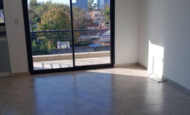 Dpto de 2 ambientes al contrafrente con balcón. Ideal inversión. Alquilado h/03/2024.-