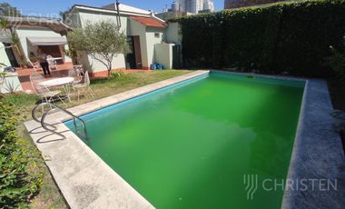 Casa de 3 habitaciones escritorio cochera y pileta Barrio Sur