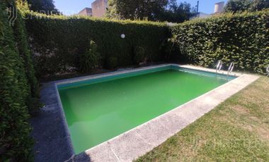 Casa de 3 habitaciones escritorio cochera y pileta Barrio Sur