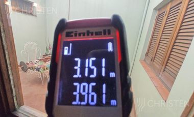 Casa de 3 habitaciones escritorio cochera y pileta Barrio Sur