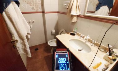 Casa de 3 habitaciones escritorio cochera y pileta Barrio Sur