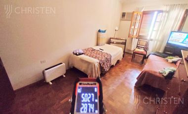 Casa de 3 habitaciones escritorio cochera y pileta Barrio Sur