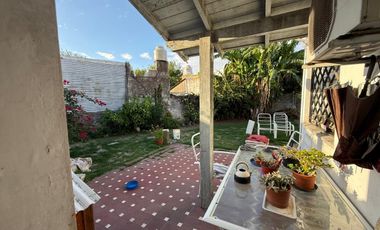 Casa en Wilde dos ambientes con jardin en venta