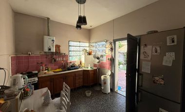 Casa en Wilde dos ambientes con jardin en venta