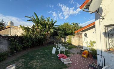 Casa en Wilde dos ambientes con jardin en venta