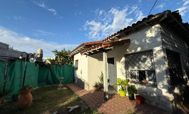 Casa en Wilde dos ambientes con jardin en venta