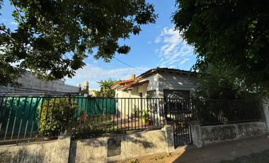 Casa en Wilde dos ambientes con jardin en venta
