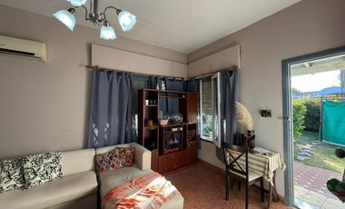 Casa en Wilde dos ambientes con jardin en venta