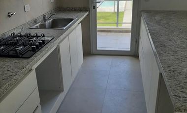 Departamento en venta   3 amb  de pozo Altos de Maschwitz