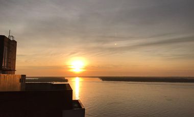 Dpto de 2 dormit., living comedor, balcón con parrillero, cocina, íntimo. baño, cochera y amenities.