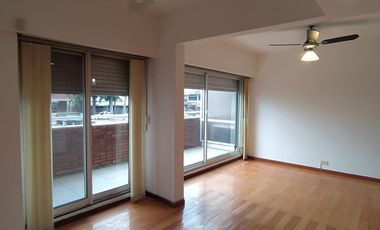 Dpto de 2 dormit., living comedor, balcón con parrillero, cocina, íntimo. baño, cochera y amenities.