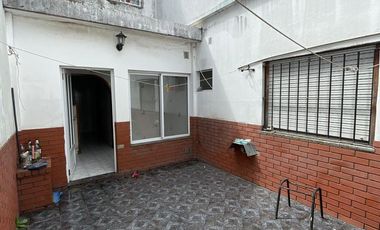 PH de 3 ambientes con lavadero y patio en venta en Avellaneda