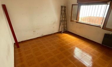 PH de 3 ambientes con lavadero y patio en venta en Avellaneda