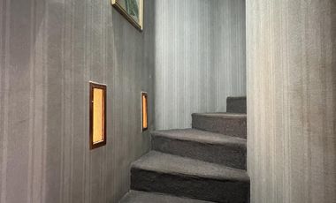 Venta casa con 5 ambientes en Wilde con cochera y piscina