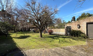 Casa 5 ambientes con gran parque y piscina - Del Viso Pilar