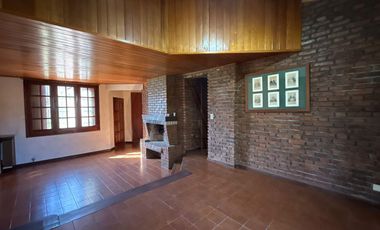 Casa 5 ambientes con gran parque y piscina - Del Viso Pilar