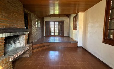 Casa 5 ambientes con gran parque y piscina - Del Viso Pilar