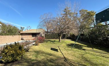 Casa 5 ambientes con gran parque y piscina - Del Viso Pilar