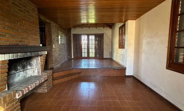 Casa 5 ambientes con gran parque y piscina - Del Viso Pilar