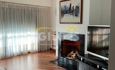 Venta  de Casa 10 Amb. en Olivos De Categoría Con pileta