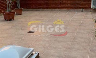 Venta  de Casa 10 Amb. en Olivos De Categoría Con pileta