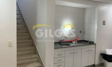 Venta  de Casa 10 Amb. en Olivos De Categoría Con pileta