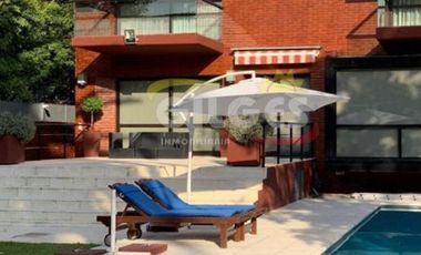 Venta  de Casa 10 Amb. en Olivos De Categoría Con pileta