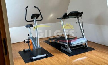 Venta  de Casa 10 Amb. en Olivos De Categoría Con pileta