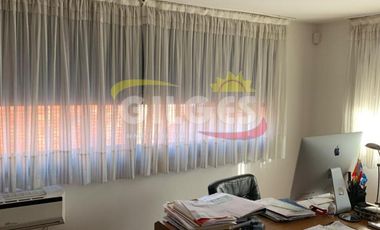 Venta  de Casa 10 Amb. en Olivos De Categoría Con pileta