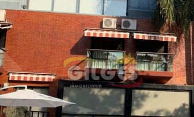 Venta  de Casa 10 Amb. en Olivos De Categoría Con pileta