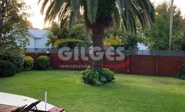 Venta  de Casa 10 Amb. en Olivos De Categoría Con pileta