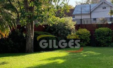 Venta  de Casa 10 Amb. en Olivos De Categoría Con pileta