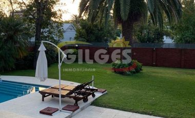Venta  de Casa 10 Amb. en Olivos De Categoría Con pileta