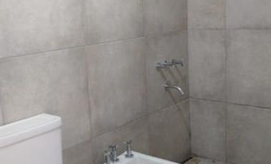 Excelente departamento de 2 ambientes de gran categoría.- Banfield Este