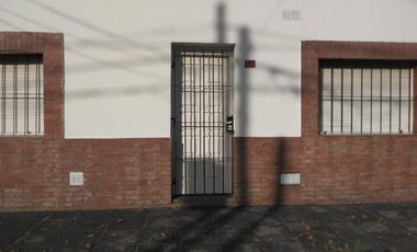 Casa de 2 dormitorios con patio! APTO CREDITO