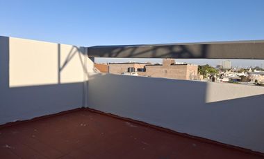 Dúplex en venta de 2 dormitorios c/ cochera en Otros Barrios