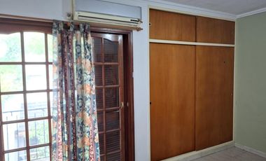 VENTA DE TRIPLEX 4 AMBIENTES EN RAMOS MEJIA SUR