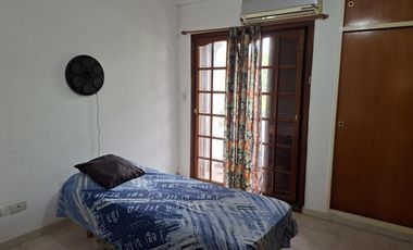 VENTA DE TRIPLEX 4 AMBIENTES EN RAMOS MEJIA SUR
