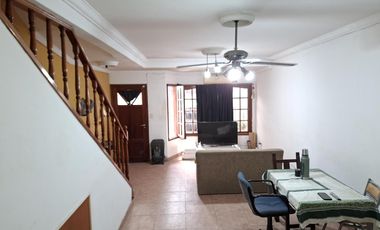 VENTA DE TRIPLEX 4 AMBIENTES EN RAMOS MEJIA SUR