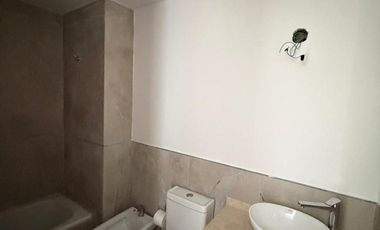 Departamento semipiso 4 ambientes con cochera subterranea a estrenar en venta  - Bernal centro