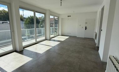 Departamento semipiso 4 ambientes con cochera subterranea a estrenar en venta  - Bernal centro